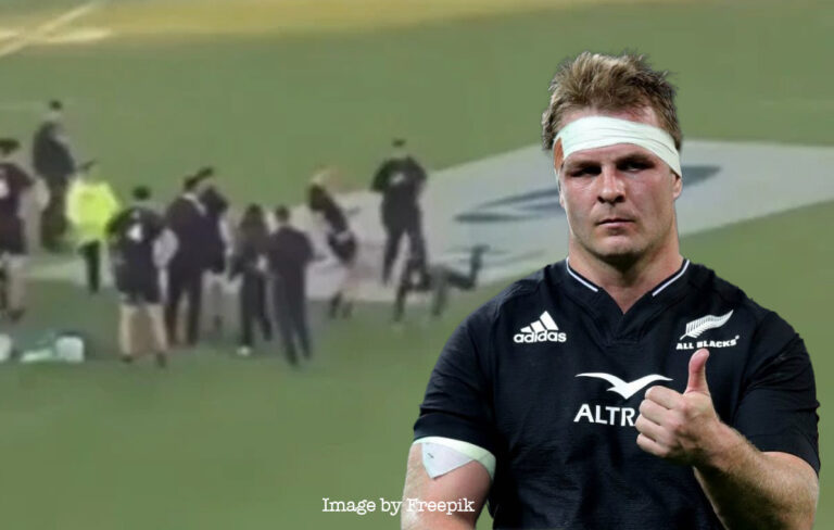 sam cane giving thumbs up in all blacks jersey